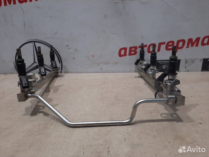 Рампа топливная Mercedes Glk300 X204 272.948 2010