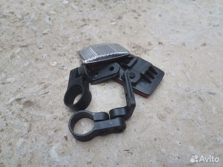 Катафоты с креплениями