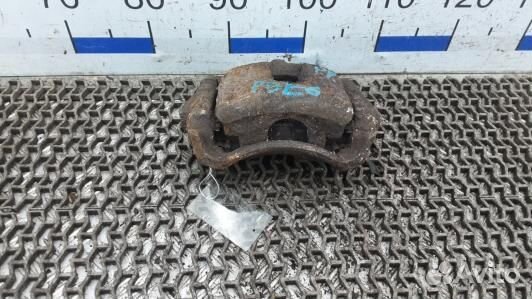 Суппорт тормозной передний правый toyota auris E15