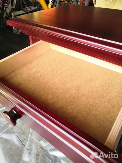 Тумба прикроватная из массива