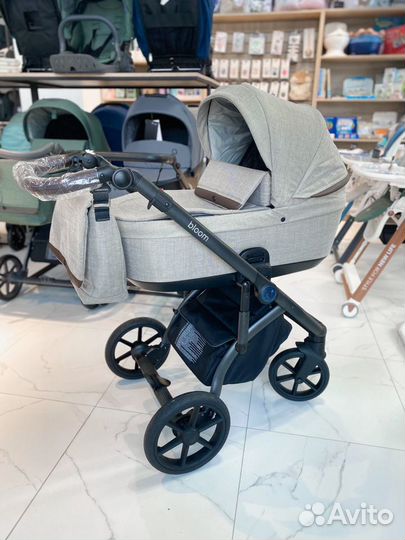 Коляска Roan bloom (новая)