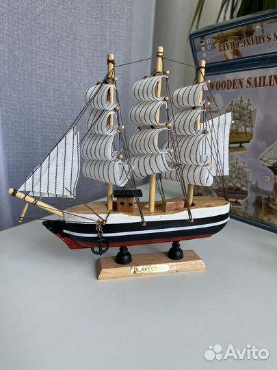 Сувернирный корабль