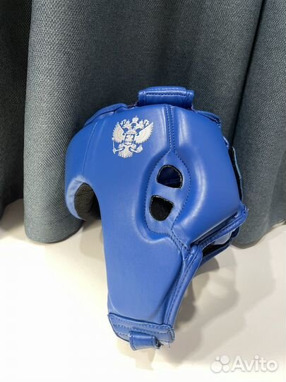 Перчатки, шлем: Clinch