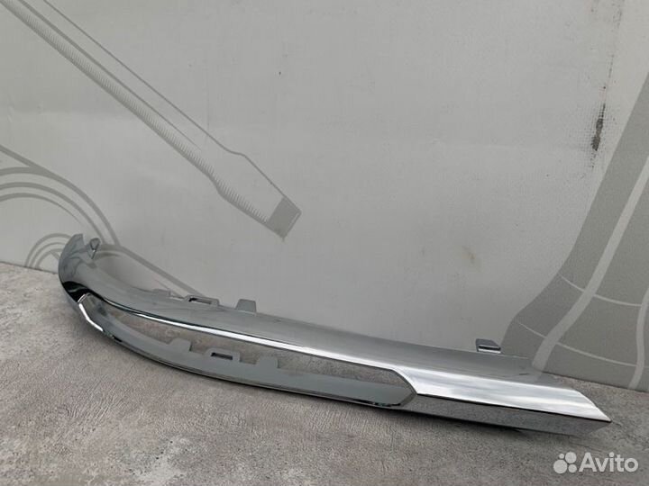 Накладка дхо левая Mercedes C W204 A2048803224