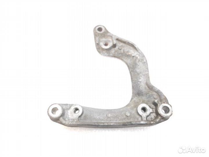 Кронштейн компрессора кондиционера Mitsubishi