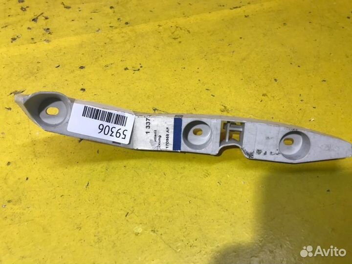 Кронштейн бампера передний правый Ford Focus 2
