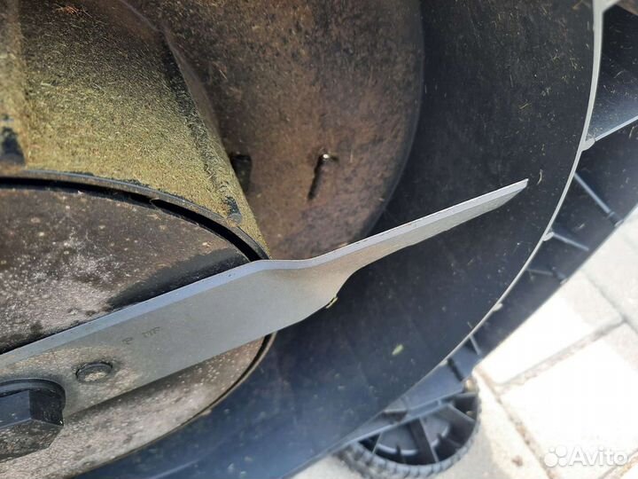 Газонокосилка электрическая