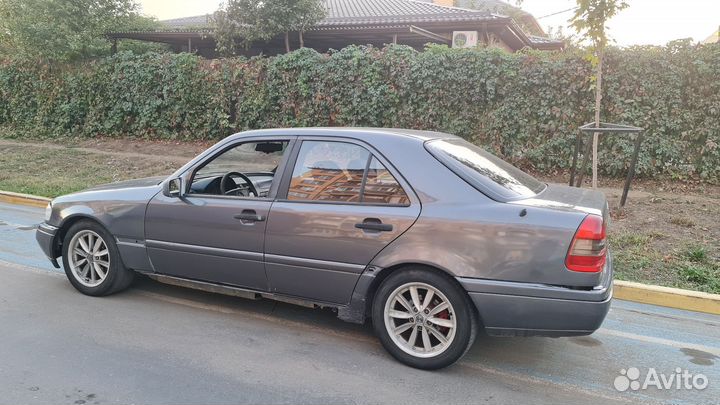 Mercedes-Benz C-класс 2.0 AT, 1996, 490 000 км