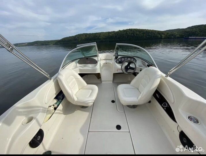 Почасовая аренда лодки с wakeboard