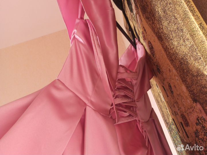 Платье вечернее