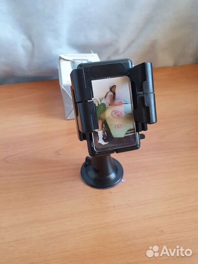 Универсальный держатель для телефона Windshield
