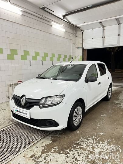 Renault Sandero 1.6 МТ, 2016, битый, 144 444 км