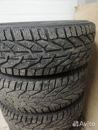 Зимняя шипованная резина в сборе r15 4 100