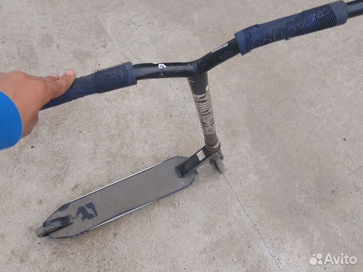 Самокат реакшн трюковой