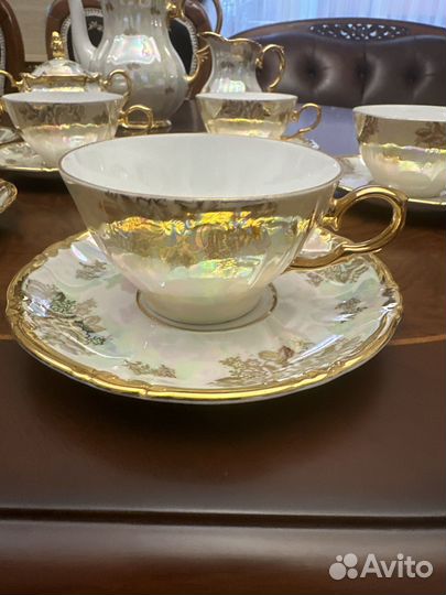 Фарфоровый чайный сервиз 