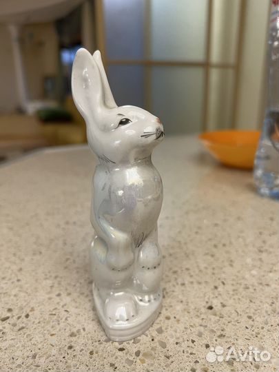 Заяцстатуэтка
