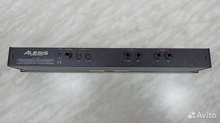 Процессор эффектов alesis Microverb 4