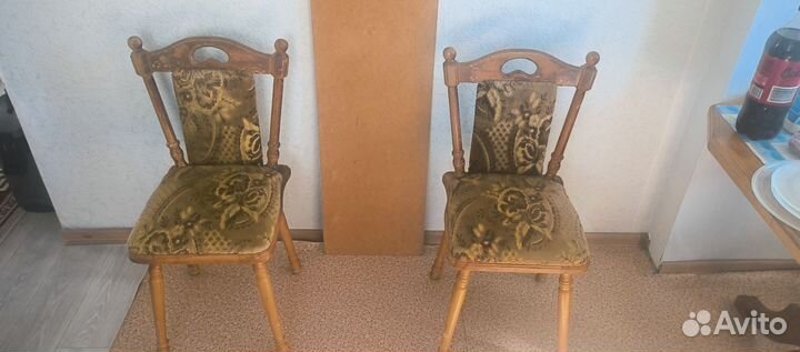 Стул деревянный