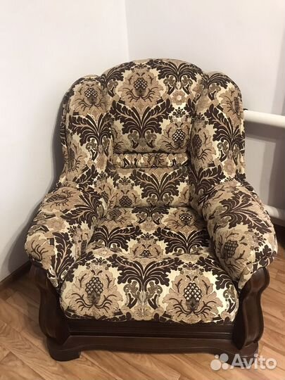 Диван и два кресла