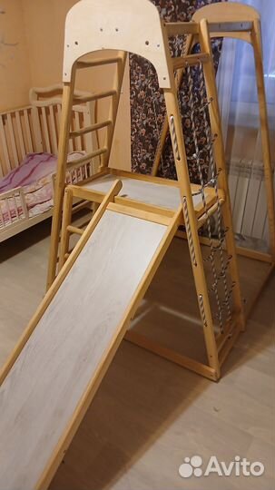 Спортивный детский комплекс с качелями и горкой