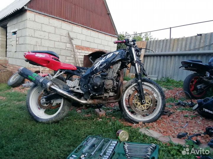 Kawasaki ninja zx9r 2000г