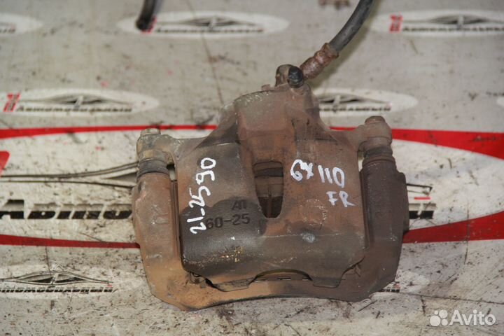 Суппорт перед право c Toyota Crown JZS171 1JZ-FSE