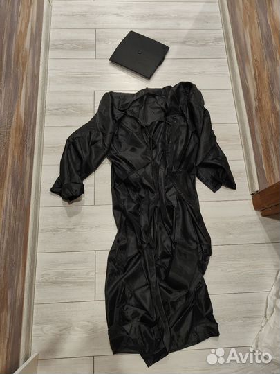 Мантия и шапочка выпускника