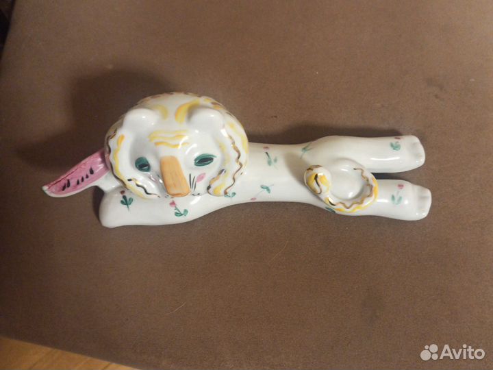 Фарфоровые статуэтки СССР. Львёнок с арбузом