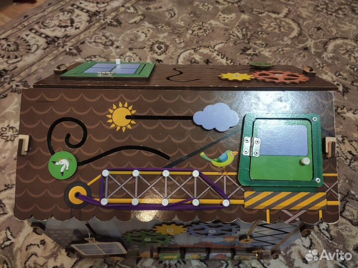 Бизиборд домик