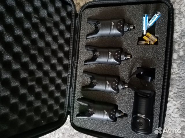 Набор сигнализаторов поклевки 4+1 Yang+ свингеры