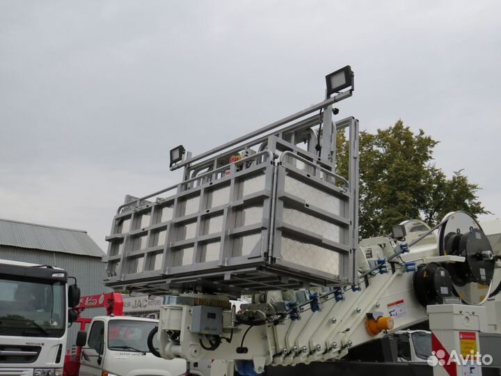 Daewoo Novus с автовышкой Hansin