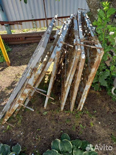 Решетки металлические на окна, б/у