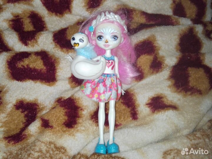 Кукла enchantimals с питомцем лебедь