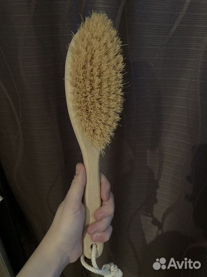 Массажная щетка для тела