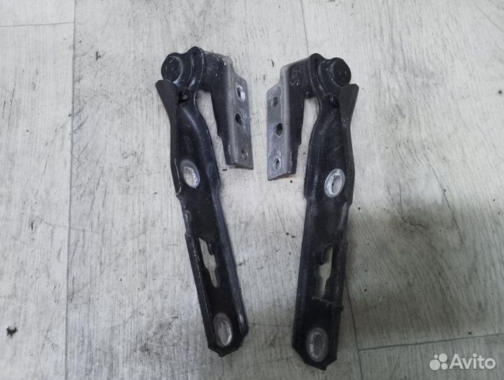 Петли капота Audi A4 8EC BPW 2006