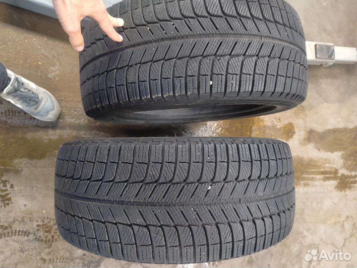Michelin X-Ice XI3 245/45 R18 100H