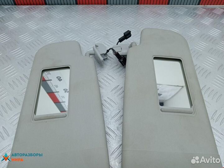 Козырек солнцезащитный Skoda Superb 2 2010