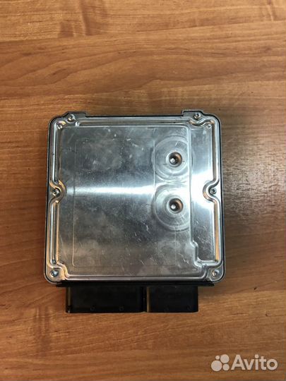 Блок управления двигателем audi A4 B7 2.0 BGB Turb