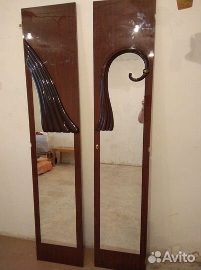 Двери с зеркалами