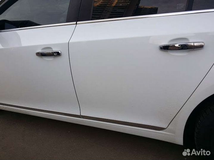 Молдинги на двери нижние Шевроле Круз