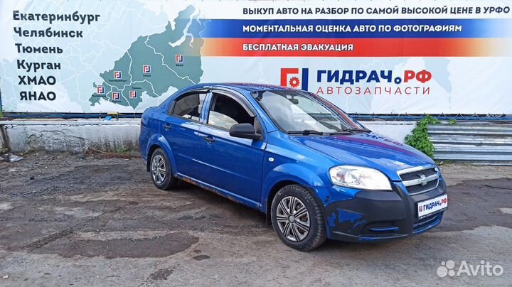 Обшивка стойки средняя правая верхняя Chevrolet Aveo T250 96650311. Потертость