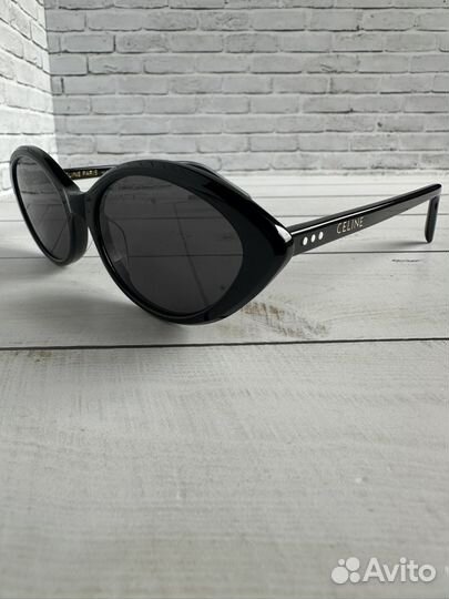 Солнцезащитные очки Celine CL40364U