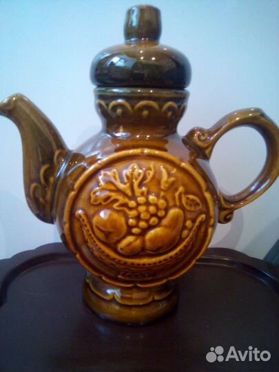 Фарфоровая статуэтка, декорат. чайник и др СССР