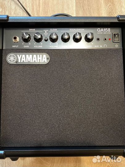 Комбоусилитель yamaha ga15II с электрогитарой