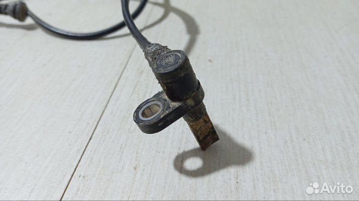 Датчик ABS передний левый Opel Corsa D