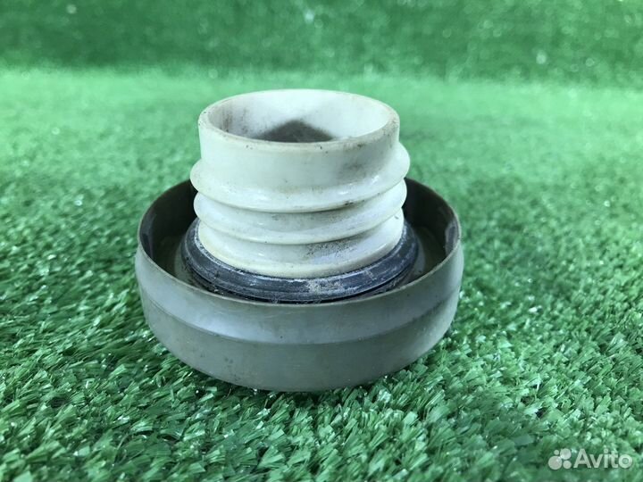 Крышка топливного бака toyota land cruiser HDJ81 1