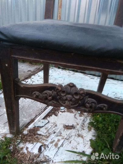Старинный стул