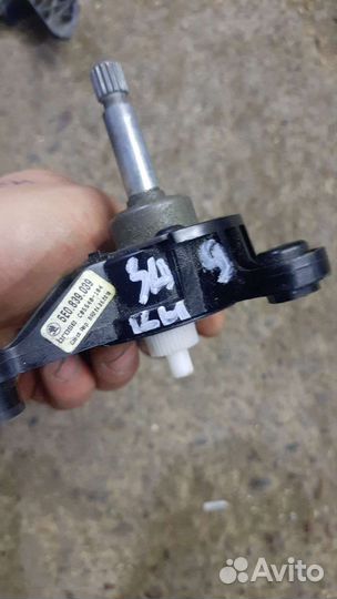 Skoda octavia a7 стеклоподъемник задний правый