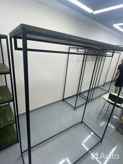 Рейлы для одежды с полками