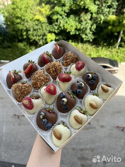 Подарок клубника в шоколаде